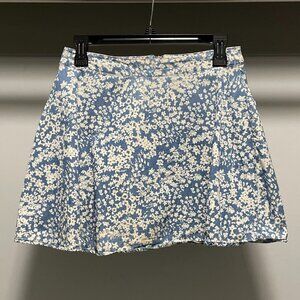 FOREVER 21 - Women's Blue and White Floral Miniskirt